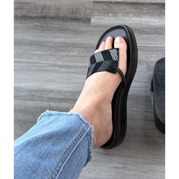 Donald Pliner Fifi Platform Sandal Size 8 Embellished Black Suede - Picture 8 of 8